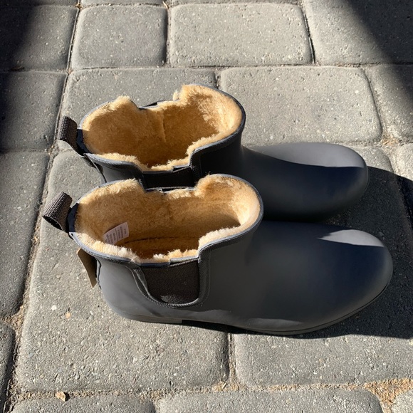 Chooka Faux Fur Waterproof Boot Sizes 10 & 11 - Picture 7 of 11